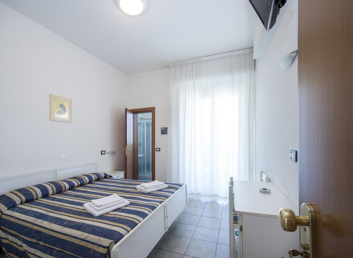 Hotel Aquila Azzurra Rimini Exterior photo